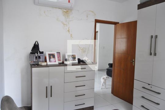 Quarto  de casa para alugar com 4 quartos, 450m² em Todos Os Santos, Rio de Janeiro