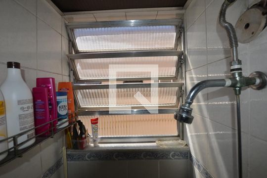 Banheiro de apartamento para alugar com 3 quartos, 62m² em Campinho, Rio de Janeiro