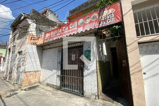 Fachada de casa à venda com 3 quartos, 230m² em Encantado, Rio de Janeiro