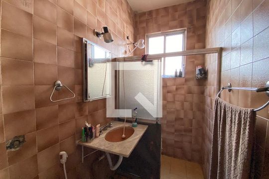 Banheiro do Quarto 1 de casa à venda com 3 quartos, 230m² em Encantado, Rio de Janeiro