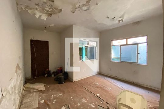 Sala de casa à venda com 3 quartos, 230m² em Encantado, Rio de Janeiro