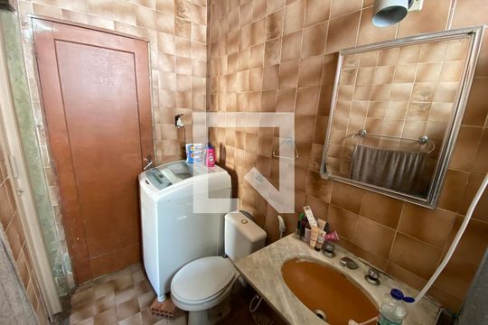 Banheiro do Quarto 1 de casa à venda com 3 quartos, 230m² em Encantado, Rio de Janeiro