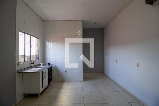 Cozinha de casa para alugar com 1 quarto, 32m² em Jardim Simus, Sorocaba