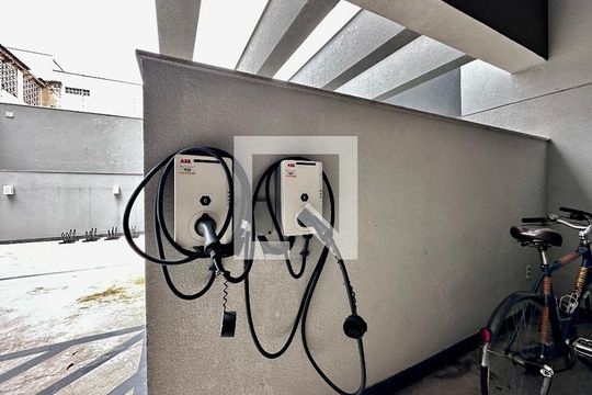 Corredor de carro elétrico de apartamento à venda com 1 quarto, 42m² em Vila Cordeiro, São Paulo