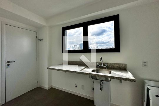 Cozinha de apartamento à venda com 1 quarto, 42m² em Vila Cordeiro, São Paulo