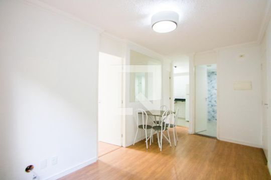 Sala de apartamento para alugar com 2 quartos, 74m² em Vila Lutécia, Santo André