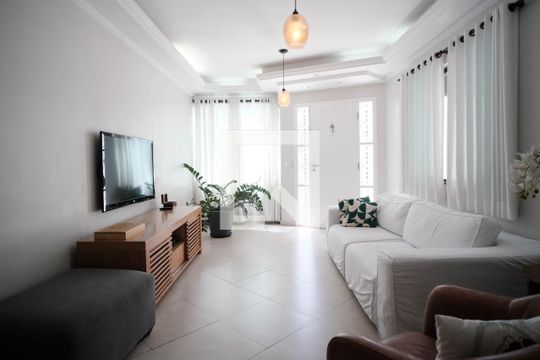 Sala de casa para alugar com 3 quartos, 125m² em Jardim Santa Maria, São Paulo