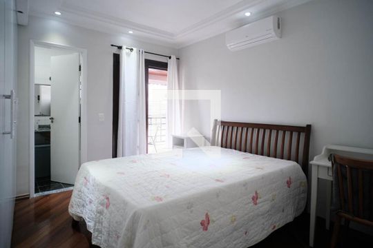 Suíte de casa para alugar com 3 quartos, 125m² em Jardim Santa Maria, São Paulo