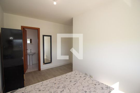 Quarto Suíte de apartamento para alugar com 2 quartos, 58m² em Azenha, Porto Alegre