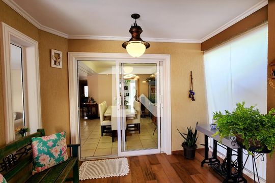 Sala de casa de condomínio à venda com 6 quartos, 412m² em Jardim Santa Teresa, Jundiaí