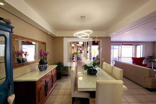 Sala de casa de condomínio à venda com 6 quartos, 412m² em Jardim Santa Teresa, Jundiaí