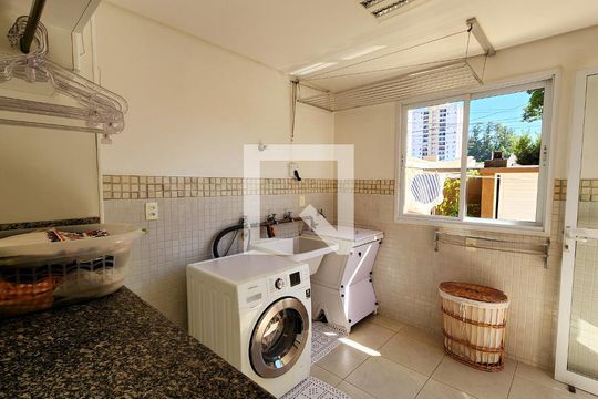 Área de Serviço de casa de condomínio à venda com 6 quartos, 412m² em Jardim Santa Teresa, Jundiaí