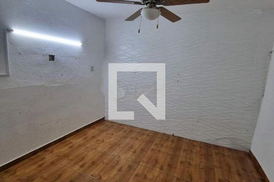 Casa à venda com 6 quartos, 400m² em Vila Carrão, São Paulo