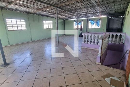 Casa à venda com 6 quartos, 400m² em Vila Carrão, São Paulo