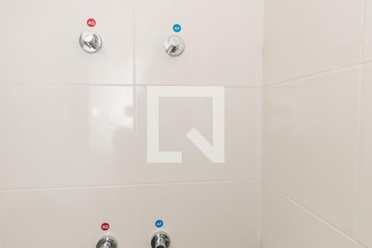 Banheiro Social de apartamento à venda com 2 quartos, 44m² em Colégio, Rio de Janeiro