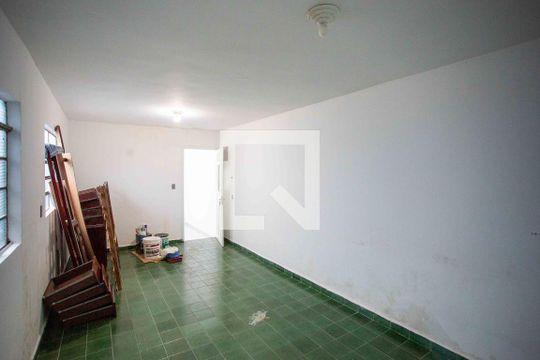 Quarto de Serviço de casa para alugar com 4 quartos, 186m² em Piraporinha, Diadema
