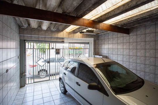 Garagem de casa para alugar com 4 quartos, 186m² em Piraporinha, Diadema