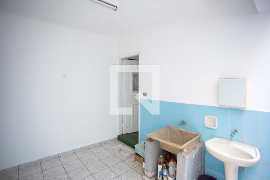 Área de Serviço de casa para alugar com 4 quartos, 186m² em Piraporinha, Diadema