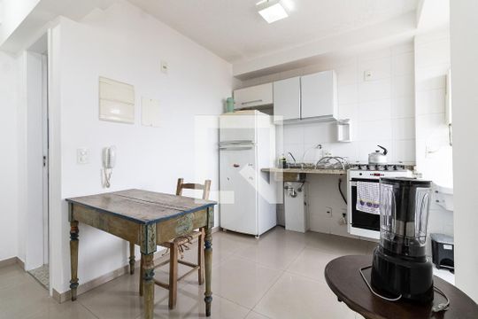 Cozinha de apartamento para alugar com 1 quarto, 22m² em Jardim Celeste, São Paulo