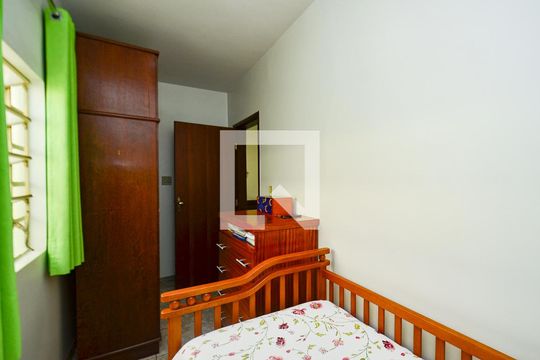 Quarto1 de casa à venda com 3 quartos, 257m² em Concórdia, Belo Horizonte