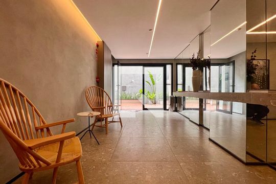 Área comum - Hall de entrada de kitnet/studio para alugar com 1 quarto, 25m² em Pinheiros, São Paulo