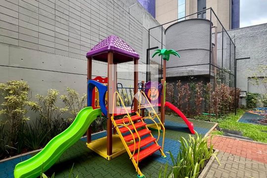 Área comum - Playground de kitnet/studio para alugar com 1 quarto, 25m² em Pinheiros, São Paulo