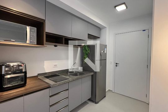Cozinha de kitnet/studio para alugar com 1 quarto, 25m² em Pinheiros, São Paulo