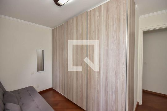 Quarto de apartamento à venda com 3 quartos, 70m² em Vila Sonia do Taboao, Taboão da Serra
