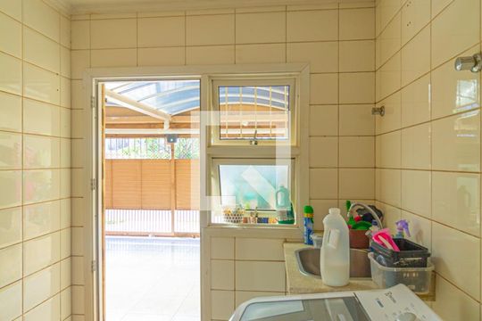 Área de Serviço de casa para alugar com 4 quartos, 148m² em Centro, Canoas