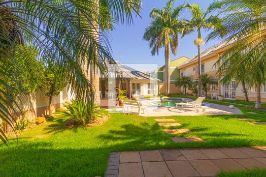 vista da Sala de casa para alugar com 4 quartos, 148m² em Centro, Canoas
