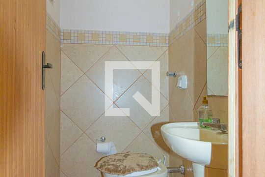 lavabo de casa para alugar com 4 quartos, 148m² em Centro, Canoas