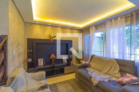 Sala de casa para alugar com 4 quartos, 148m² em Centro, Canoas
