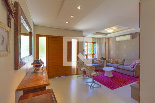 Casa de Condomínio para alugar com 3 quartos, 252m² em Igara, Canoas