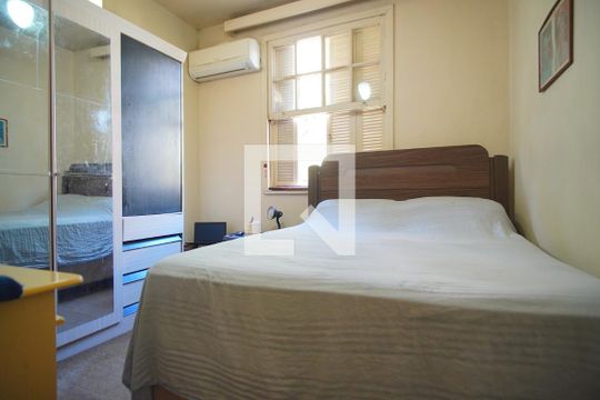 Quarto 1 de casa para alugar com 2 quartos, 350m² em Passo D’areia, Porto Alegre