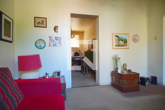 Sala de Estar de casa para alugar com 2 quartos, 350m² em Passo D’areia, Porto Alegre