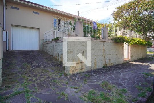 Fachada de casa para alugar com 2 quartos, 350m² em Passo D’areia, Porto Alegre