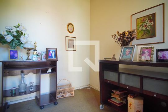 Hall de Entrada de casa para alugar com 2 quartos, 350m² em Passo D’areia, Porto Alegre