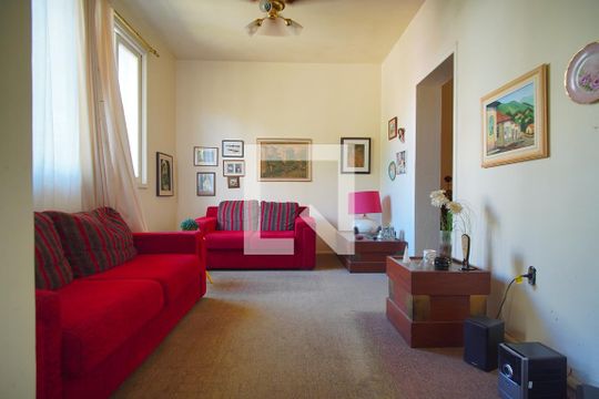 Sala de Estar de casa para alugar com 2 quartos, 350m² em Passo D’areia, Porto Alegre