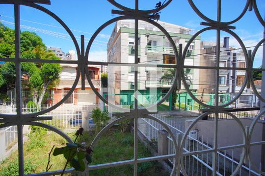 Sala de Estar - Vista de casa para alugar com 2 quartos, 350m² em Passo D’areia, Porto Alegre
