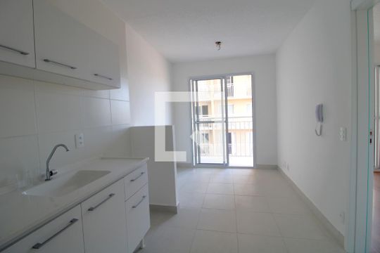 Cozinha de apartamento para alugar com 1 quarto, 31m² em Socorro, São Paulo