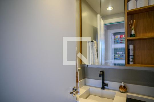 Banheiro de apartamento à venda com 2 quartos, 40m² em Vila Água Funda, São Paulo