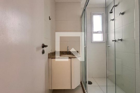 Banheiro Social de apartamento à venda com 3 quartos, 80m² em Vila Valparaíso, Santo André