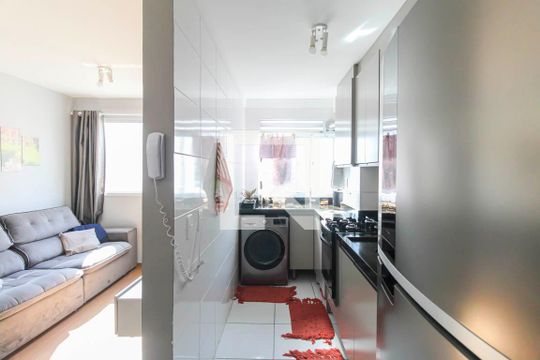 Cozinha de apartamento para alugar com 2 quartos, 43m² em Cidade São Mateus, São Paulo