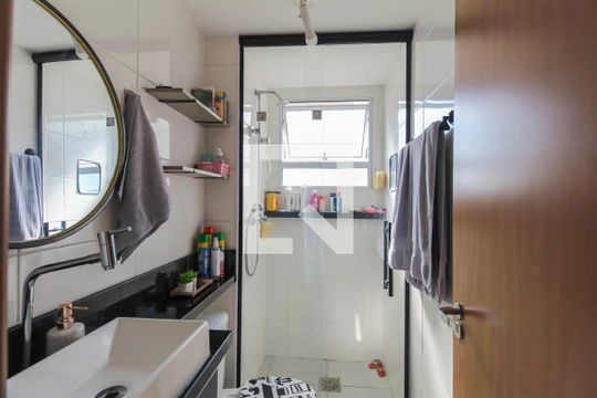 Banheiro de apartamento para alugar com 2 quartos, 43m² em Cidade São Mateus, São Paulo
