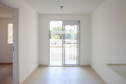 Apartamento para alugar com 1 quarto, 27m² em Parque Industrial Tomas Edson, São Paulo