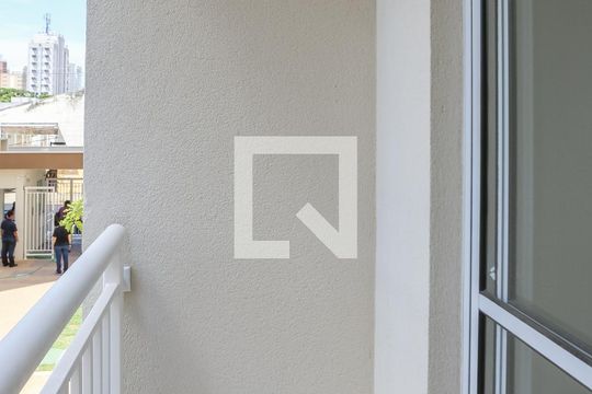 Sacada de apartamento para alugar com 1 quarto, 27m² em Parque Industrial Tomas Edson, São Paulo
