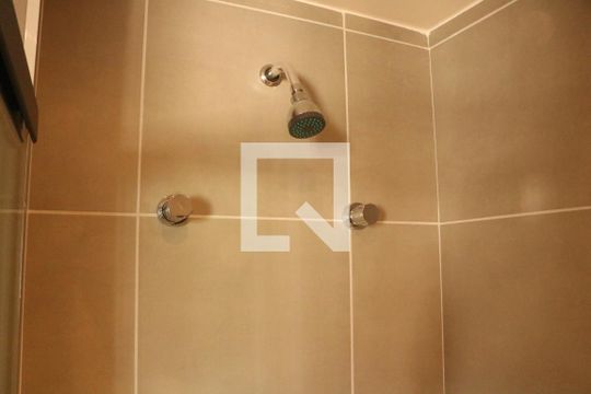 Banheiro de kitnet/studio à venda com 1 quarto, 23m² em Barra Funda, São Paulo
