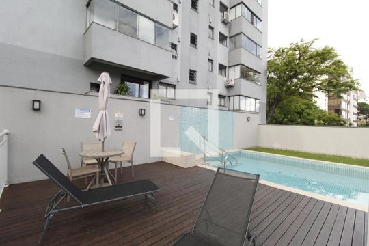 Área comum - Piscina de apartamento para alugar com 2 quartos, 66m² em Bela Vista, Porto Alegre
