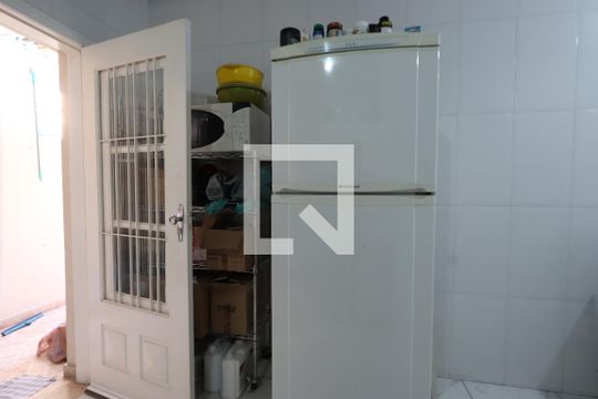 Cozinha de casa para alugar com 2 quartos, 150m² em Vila Antonieta, São Paulo