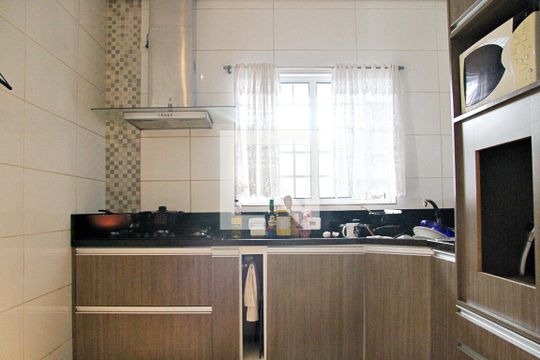 Cozinha de casa à venda com 3 quartos, 180m² em Jardim do Papai, Guarulhos